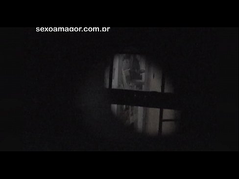 ❤️ Faigheann Blondie fístapáil rúnda ag voyeur comharsanachta i bhfolach taobh thiar de brící cuasach Porn  ag porn % ga.yourxxxvideos.ru%