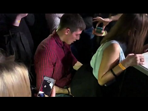 ❤️ Gnéas fíor i club oíche na rúise. Cailín na Rúise 18-bliain d'aois san anas agus faighne fucked i club oíche Porn  ag porn % ga.yourxxxvideos.ru%